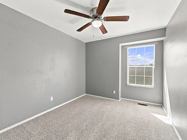 5644 Mountain Garland Dr — Photo 23