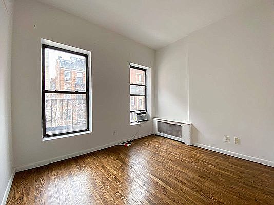 4th image of 216 E 85th St APT 5A