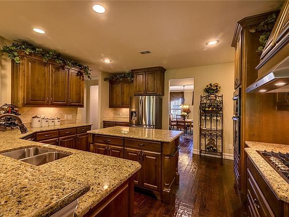 3rd image of 6491 Cherry Hills Dr