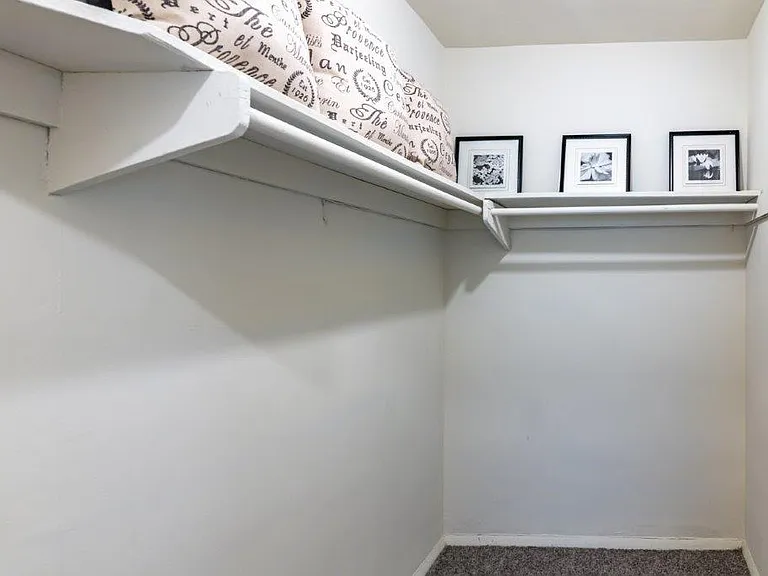 Hyde Park Apartment Homes — Photo 9