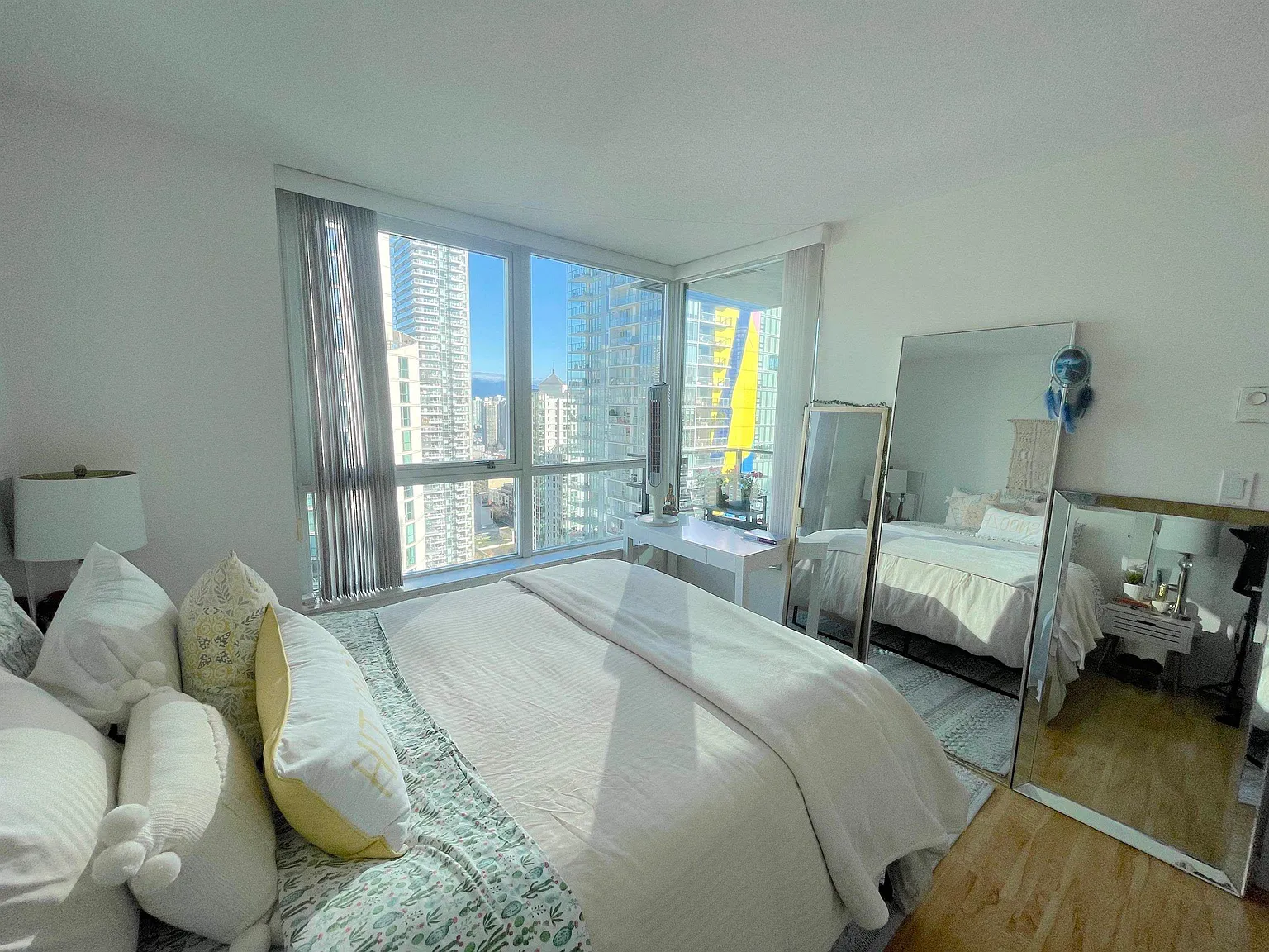 1 bed, 557 sqft, $2,600 — Photo 3