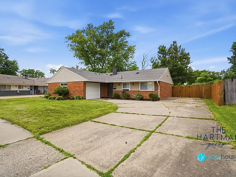 5455 Storck Dr — Photo 3