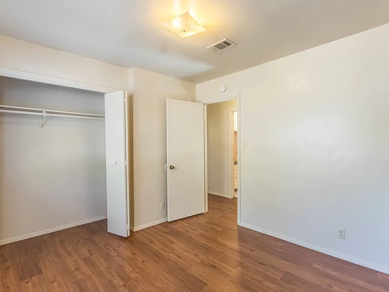 3901 Knollwood Dr — Photo 22