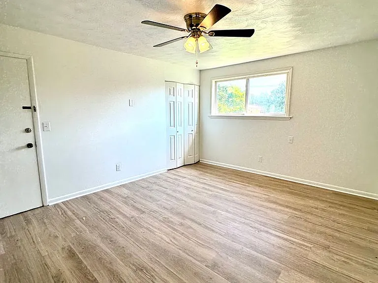 51 Pleasant Hill Rd — Photo 4