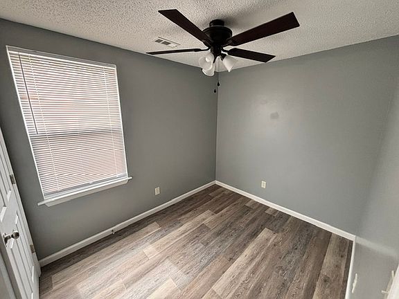 3rd image of 3421 Meadow Ct
