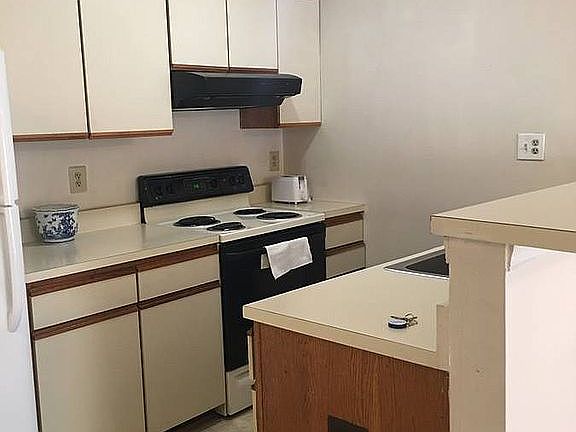 3rd image of 8611B Beekman Pl