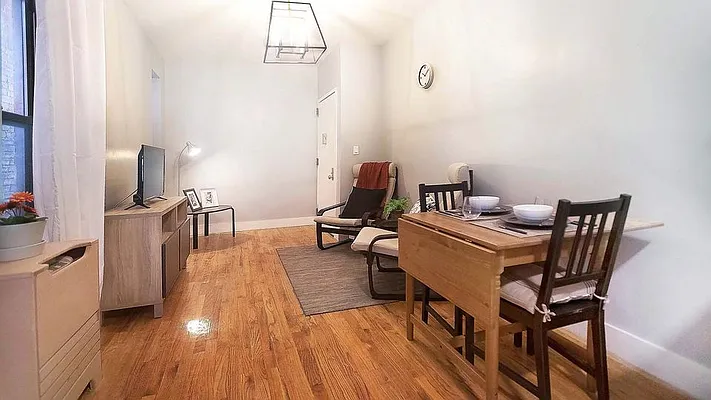 Rented by Nooklyn NYC LLC | media 8