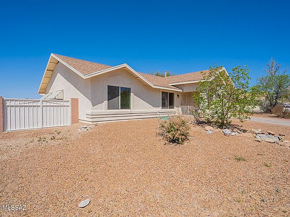 3rd image of 8430 S Calle De Bardo