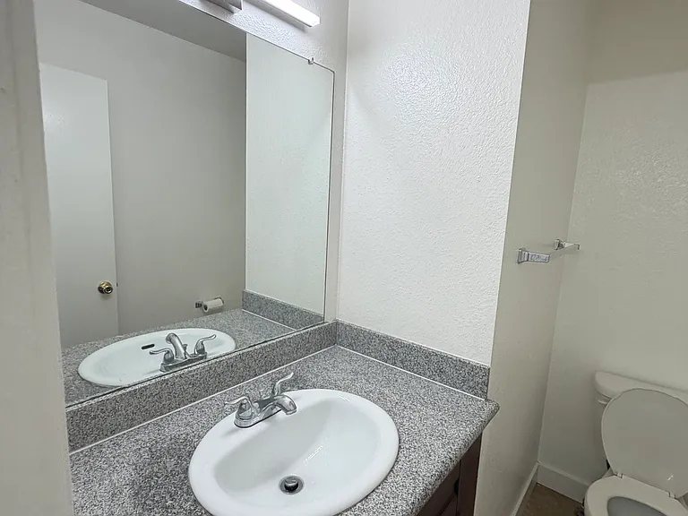 948 Azure St #4 — Photo 9