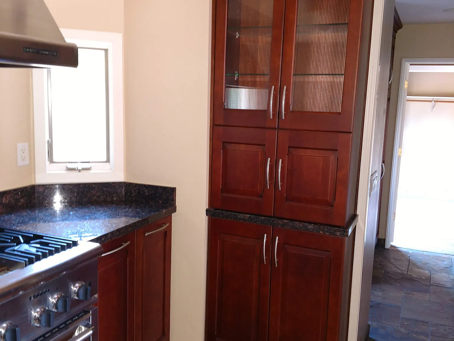 3 bed, $6,000 — Photo 3