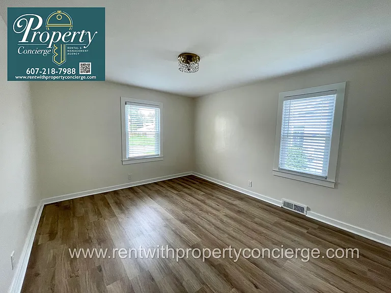 211 Central Ave — Photo 4