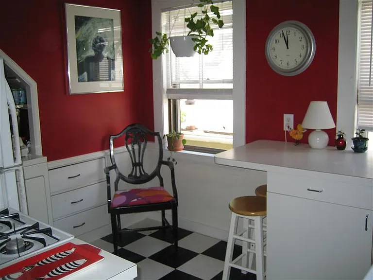 48 Burnside Ave #3 — Photo 2