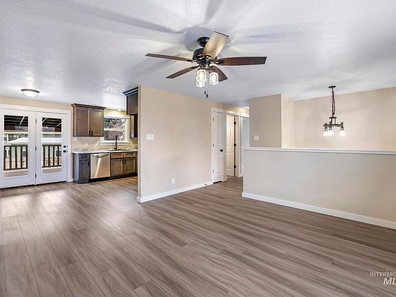 5th image of 867 Westwind Dr