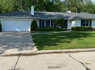 76 Shorecrest Cir, Grosse pointe shores, MI 48236