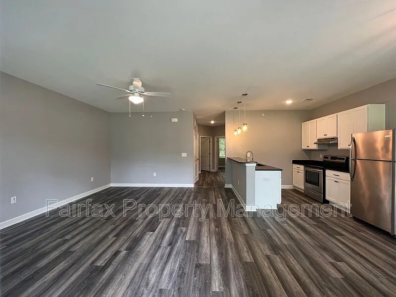 2 bed, 1.0 bath, 850 sqft, $1,395 — Photo 2