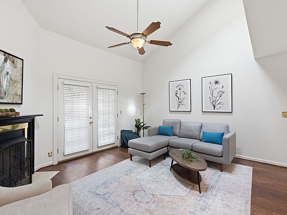 5th image of 357 Yorkshire Cir