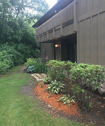 3rd image of 2S380 Emerald Green Dr Unit A