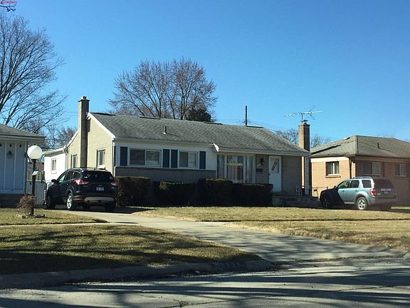 3rd image of 32247 Avondale St