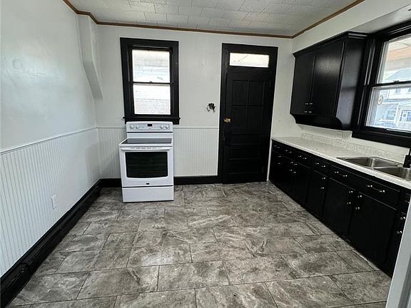 5th image of 200 S Coal St