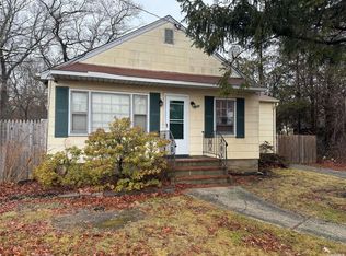 697 Horseblock Rd, Farmingville, NY 11738