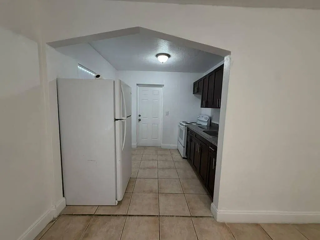 1 bed, 1.0 bath, 1692 sqft, $1,700 — Photo 2