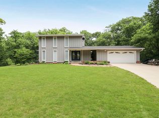 18510 N Deer Creek Ln, Edelstein, IL 61526