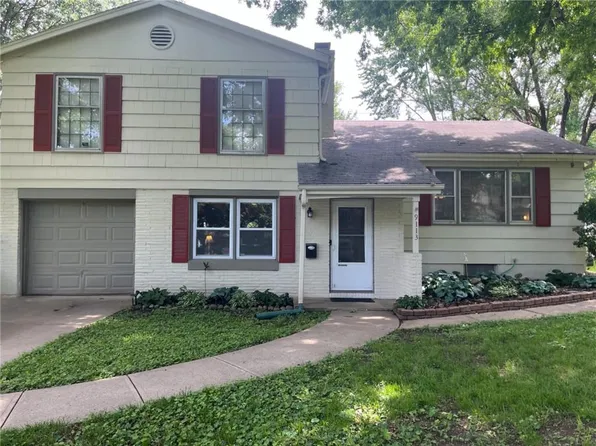 9113 W 90th Ter, Overland Park, KS 66212
