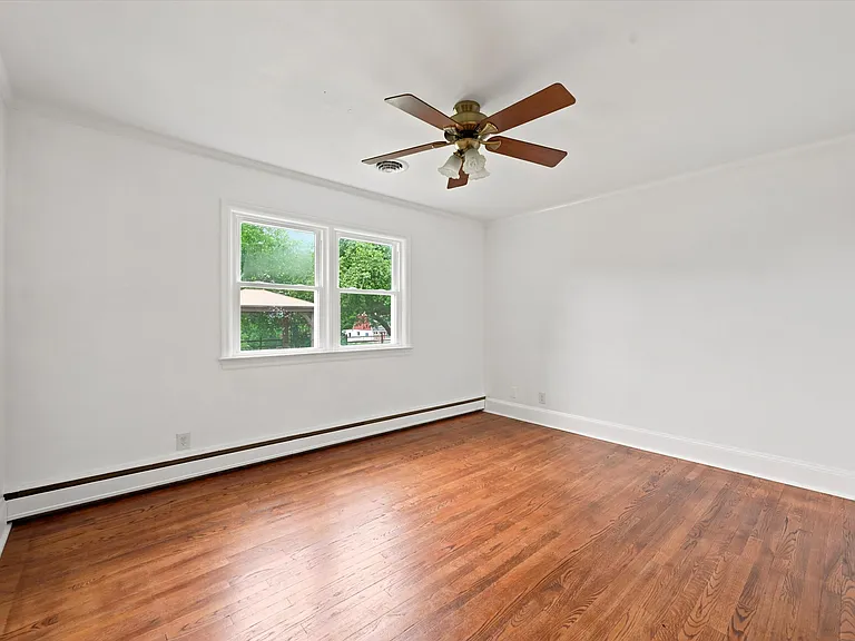 1058 Glen Hall Rd — Photo 17
