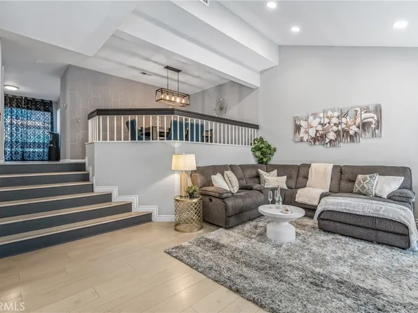 15 Rock Cliff Pl, Pomona, CA 91766