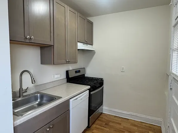 2439 W Diversey Ave #2, Chicago, IL 60647