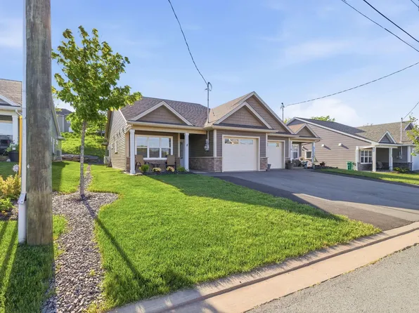 8 Goldenrod Ct, Falmouth, NS B0N 2A0