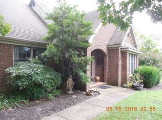 785 Oakwood Ln, Madisonville, KY 42431