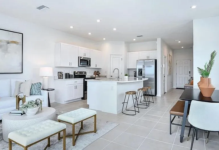 34160 Polacca Ln — Photo 2