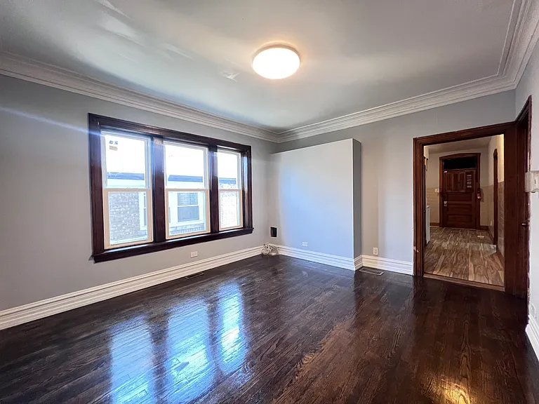821 N Waller Ave #1 — Photo 7