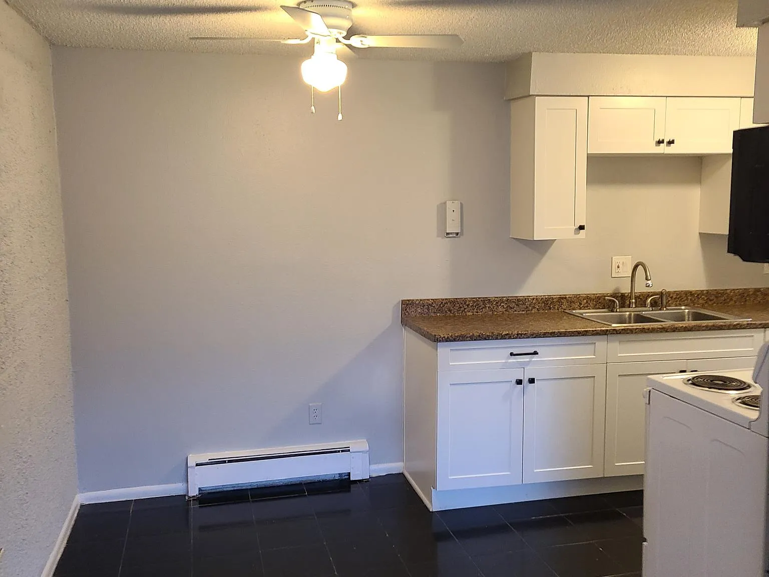 2 bed, 875 sqft, $1,550 — Photo 2