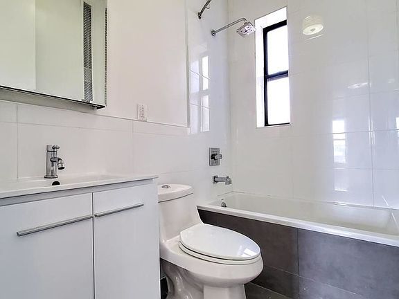 4th image of 1236 Pacific St #6SIXF