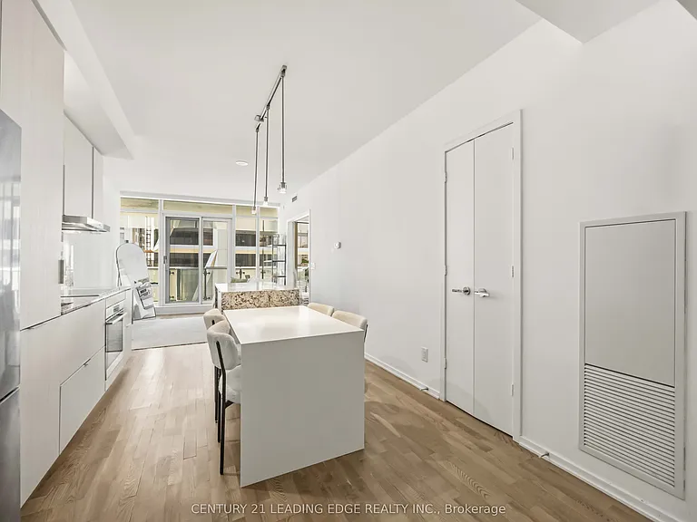 1 Bloor St E #3308 — Photo 11