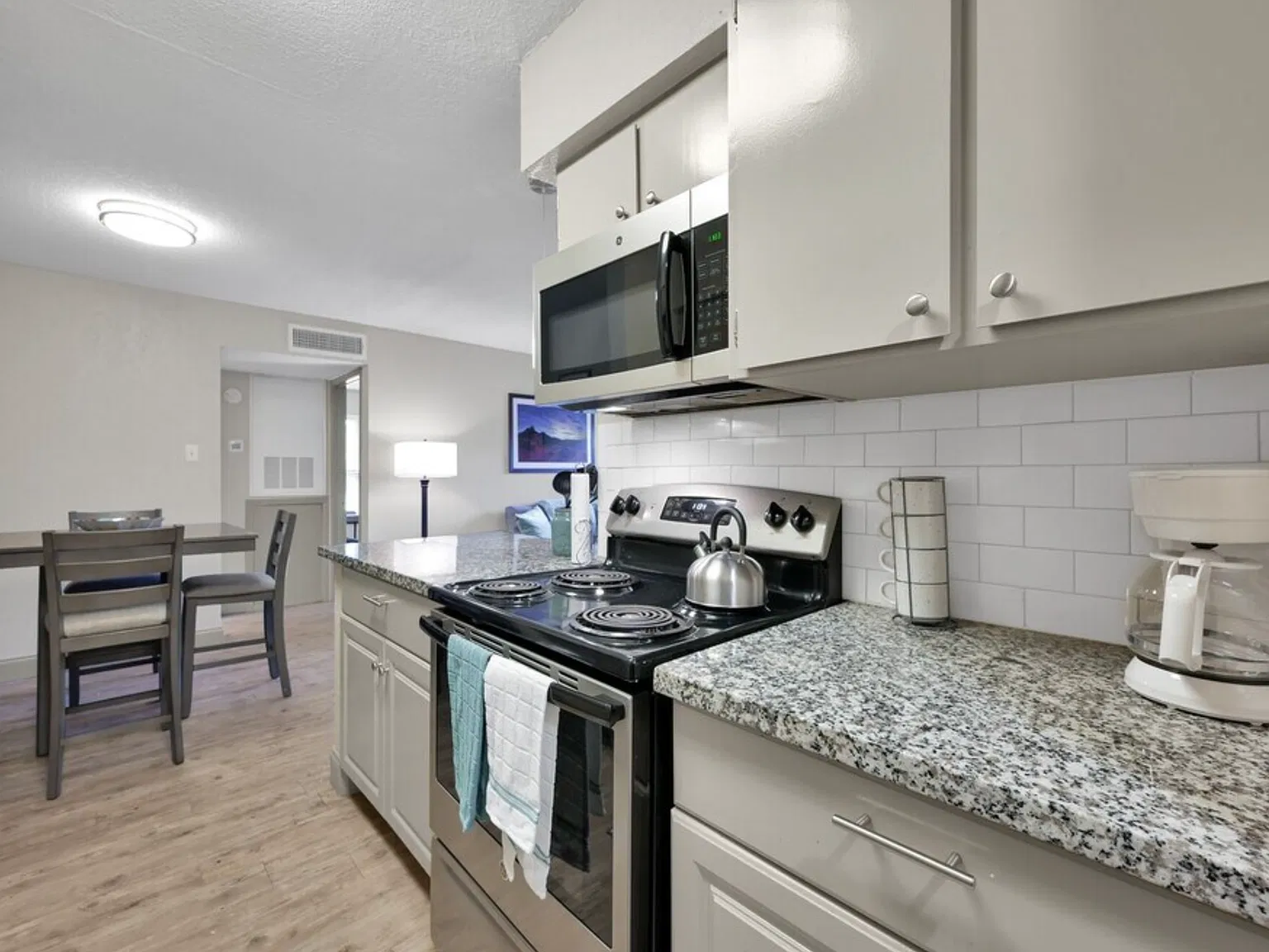 Willowbrook Apartments — Photo 2