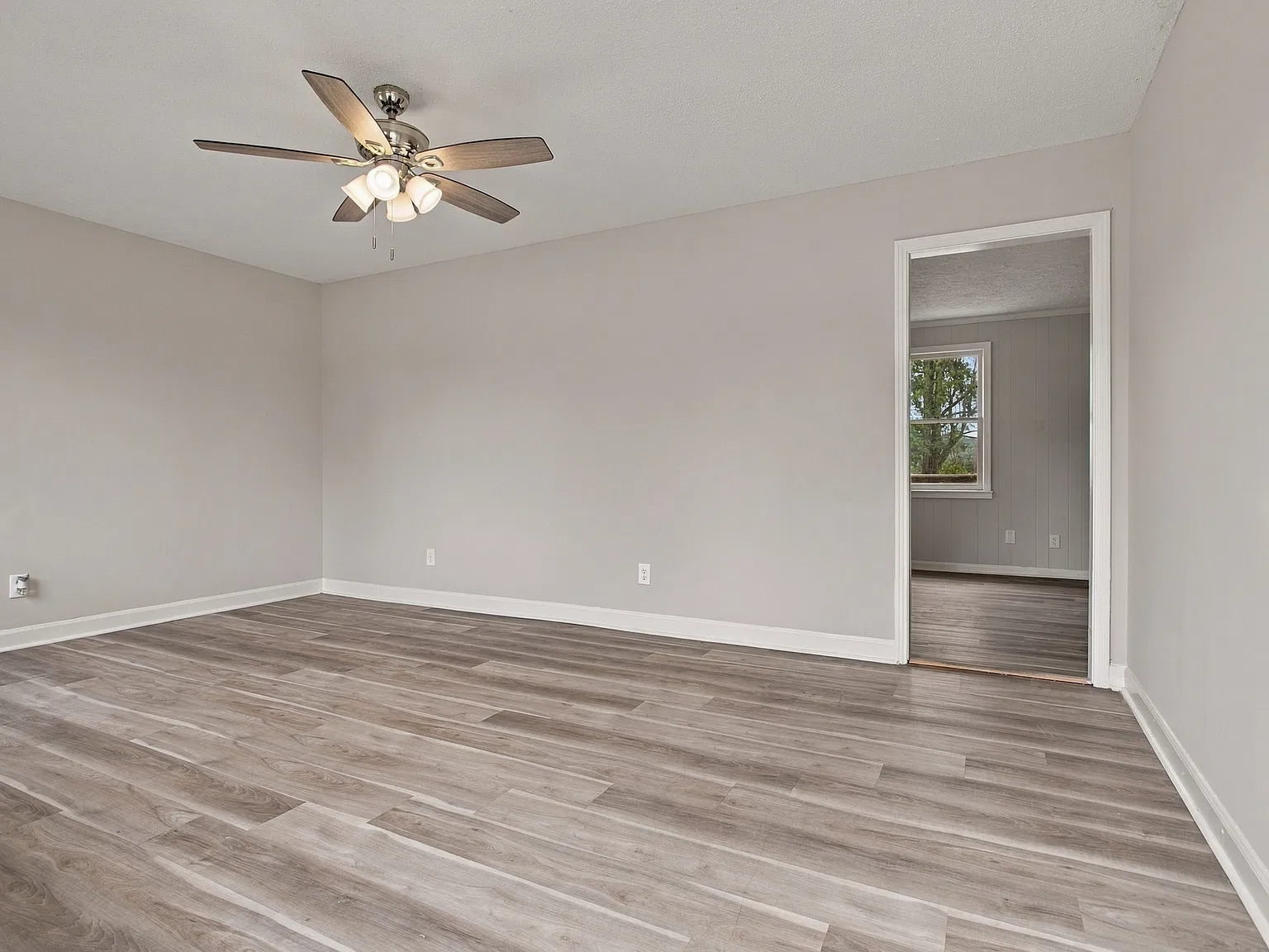 3 bed, 1225 sqft, $1,550 — Photo 2