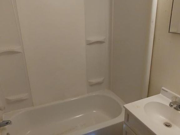 4th image of 4210 Crandall Ave