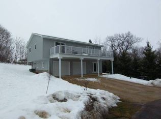 611 Wood Ct, Mankato, MN 56001