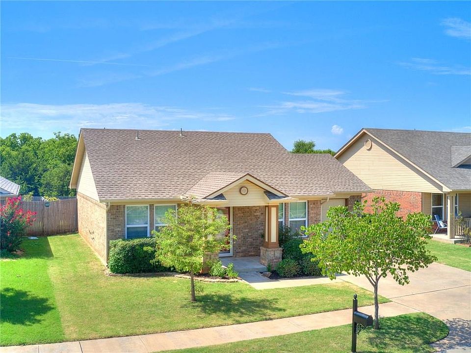 1st image of 608 Leopard Lily Dr