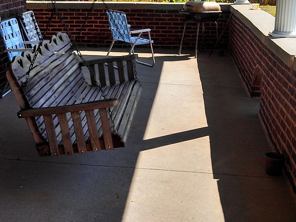 front porch wraps around 