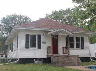 250 N 3rd Ave, Canistota, SD 57012