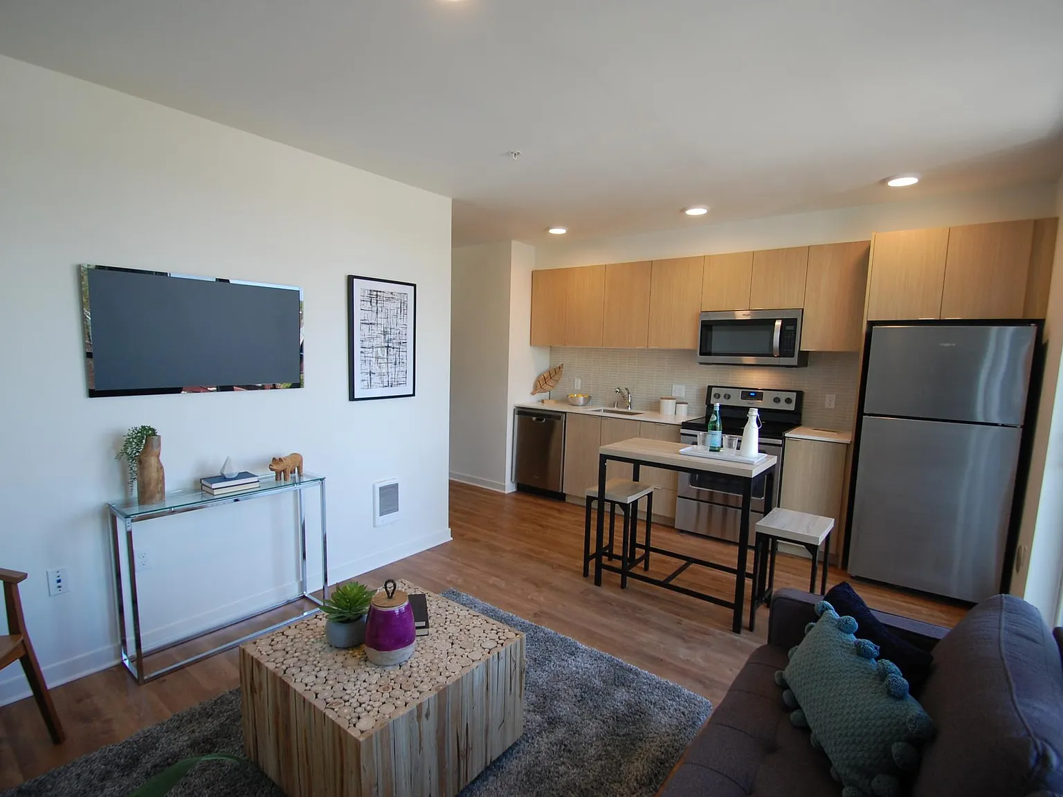 1 bed, 522 sqft, $2,075 — Photo 3