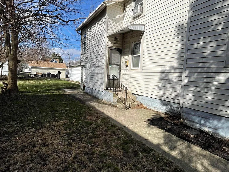 723 Romy Ave — Photo 6