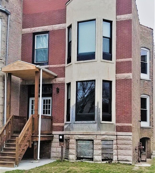1st image of 4809 S Langley Ave #1