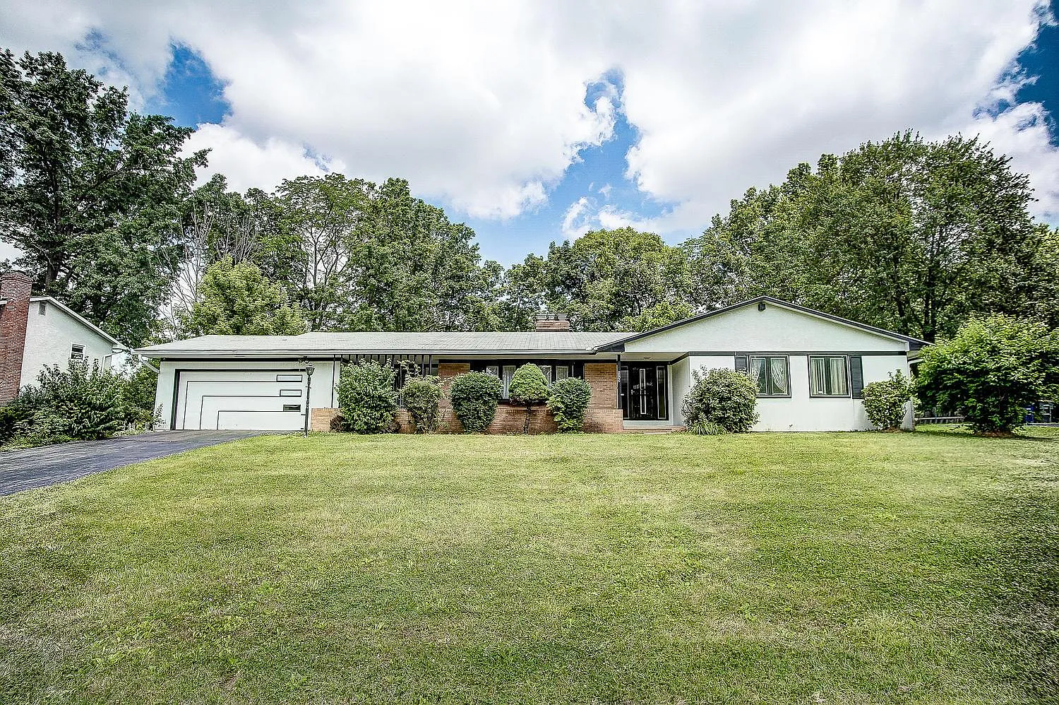 6242 Peach Tree Rd photo 1