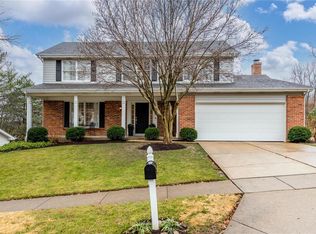 1806 Waterford Ridge Dr, Ballwin, MO 63021