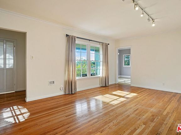 3rd image of 3704 Stewart Ave